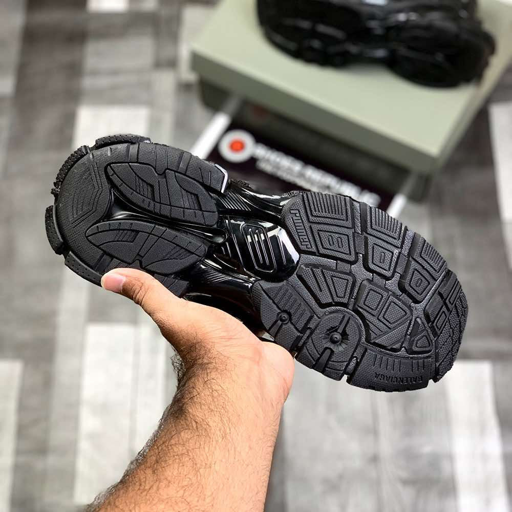 Ballenciiaga Runner (Triiple Black)Top Premium Batch