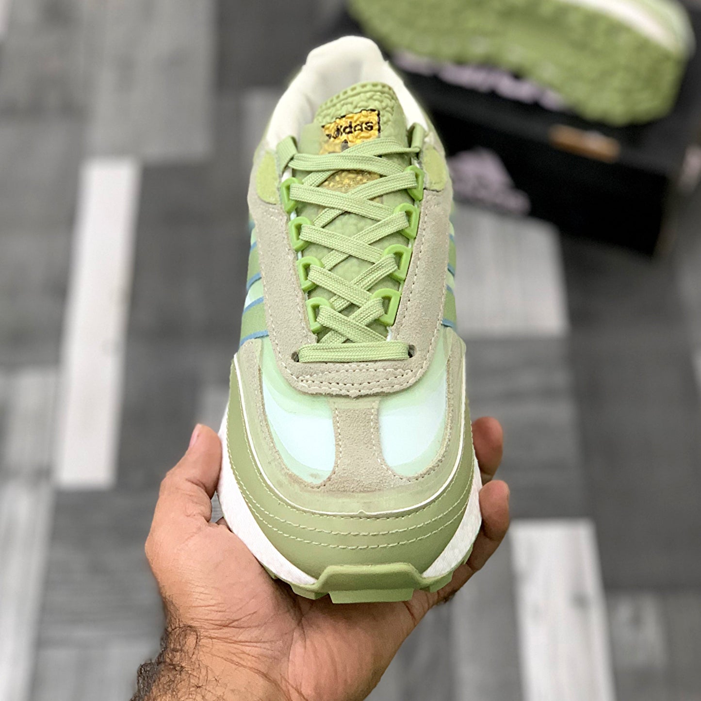 Adi Retropy E5 Trainers (Green)