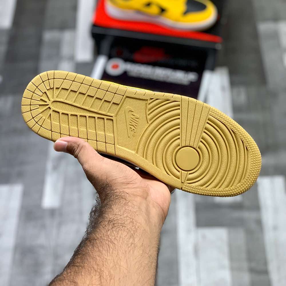 SBB-Dunkks Low "Championshiip Golldenrod"