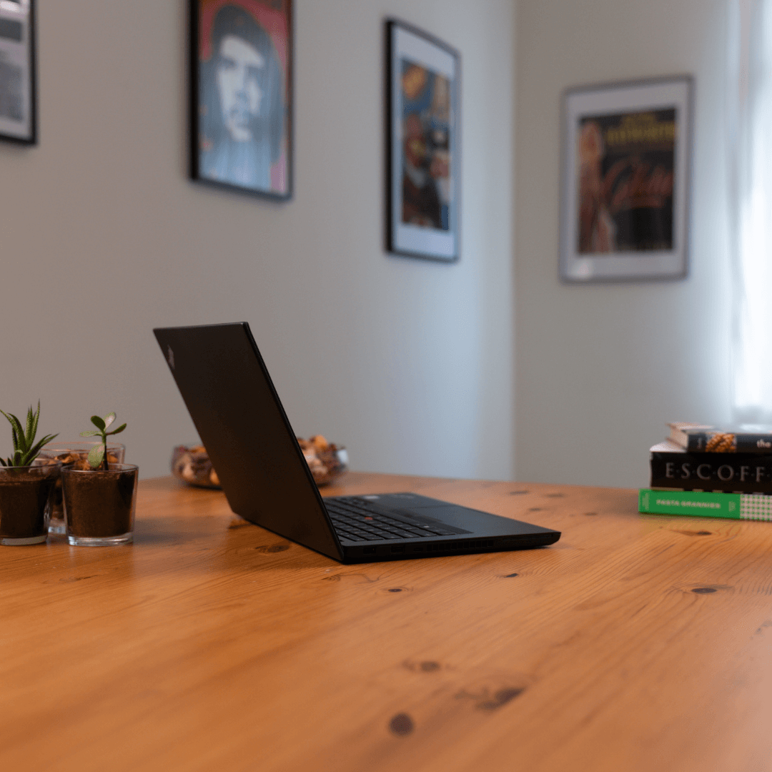 Lenovo ThinkPad T470: Intel Core i7, 6th Gen, 8GB RAM, 256GB SSD