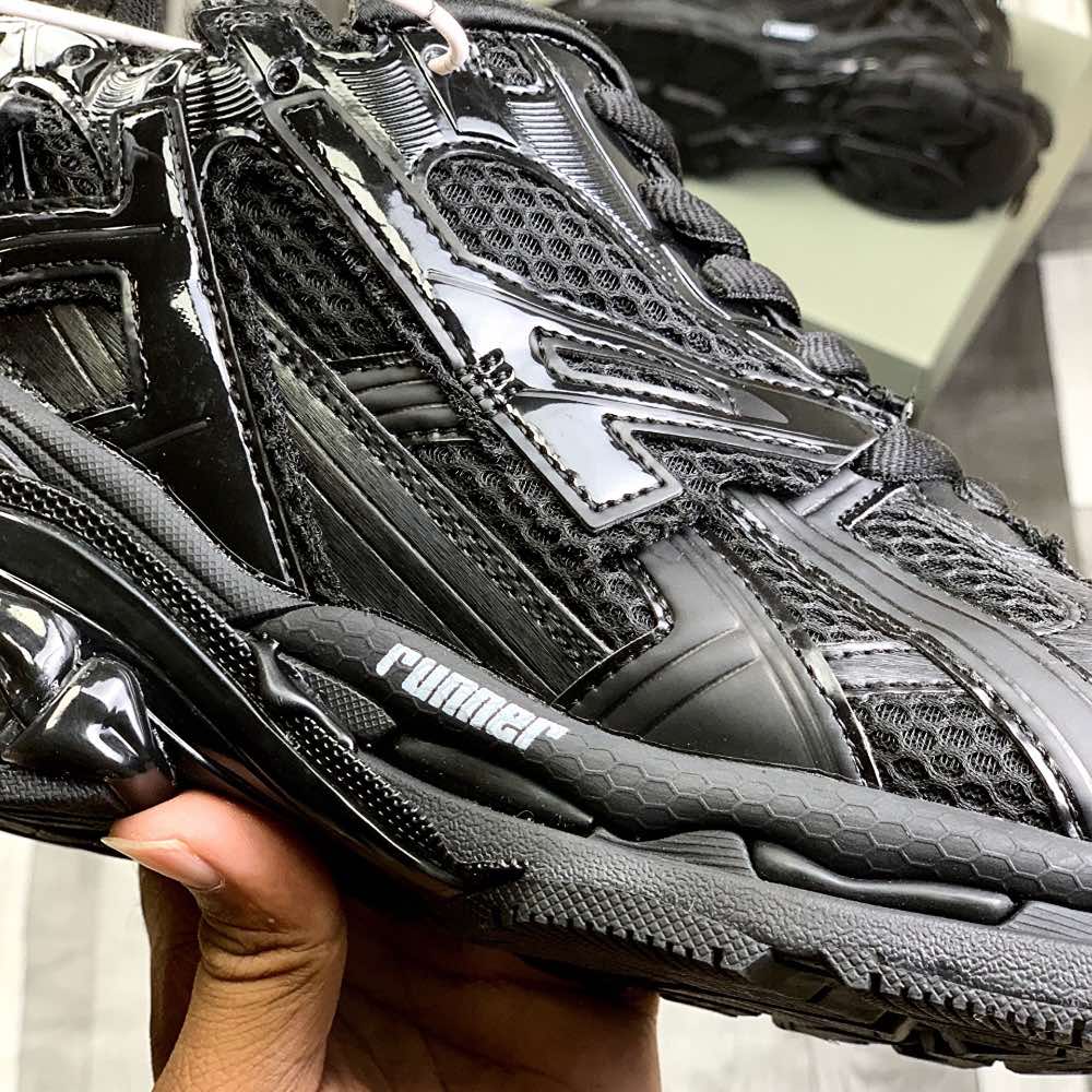 Ballenciiaga Runner (Triiple Black)Top Premium Batch