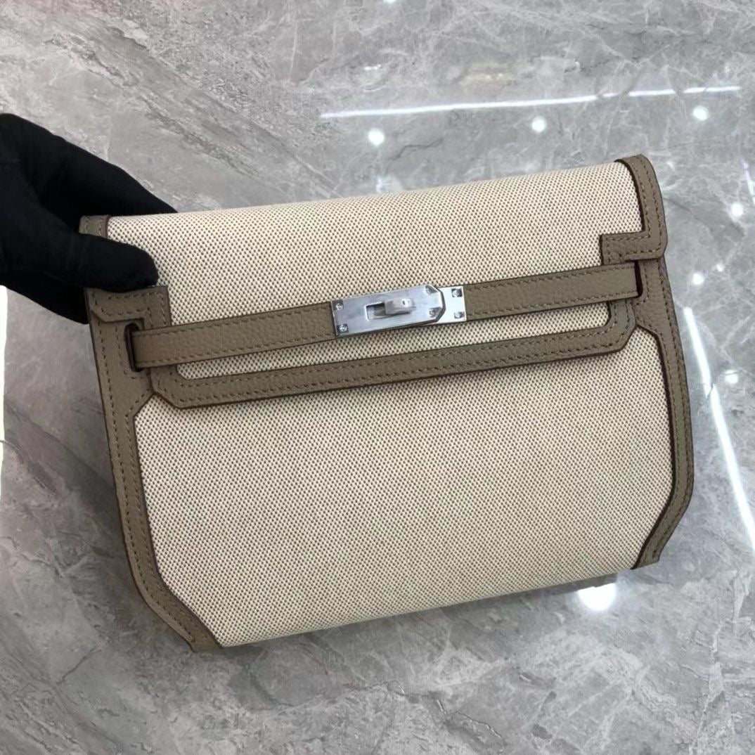 HERMES Kelly Clutch