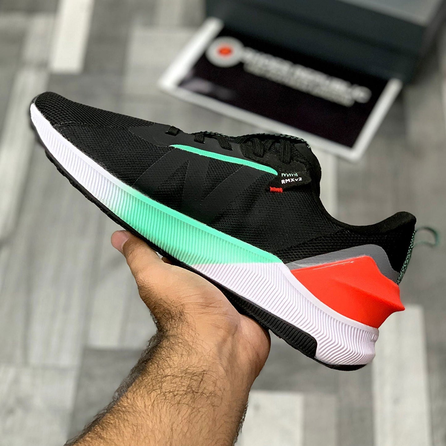 NB FuelCell Propel RMX v2 Black Bright Neon