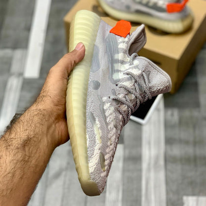 Yeeezzyy 350 v3 Glow (Tail Lights) Real Boost Premuiim Batch